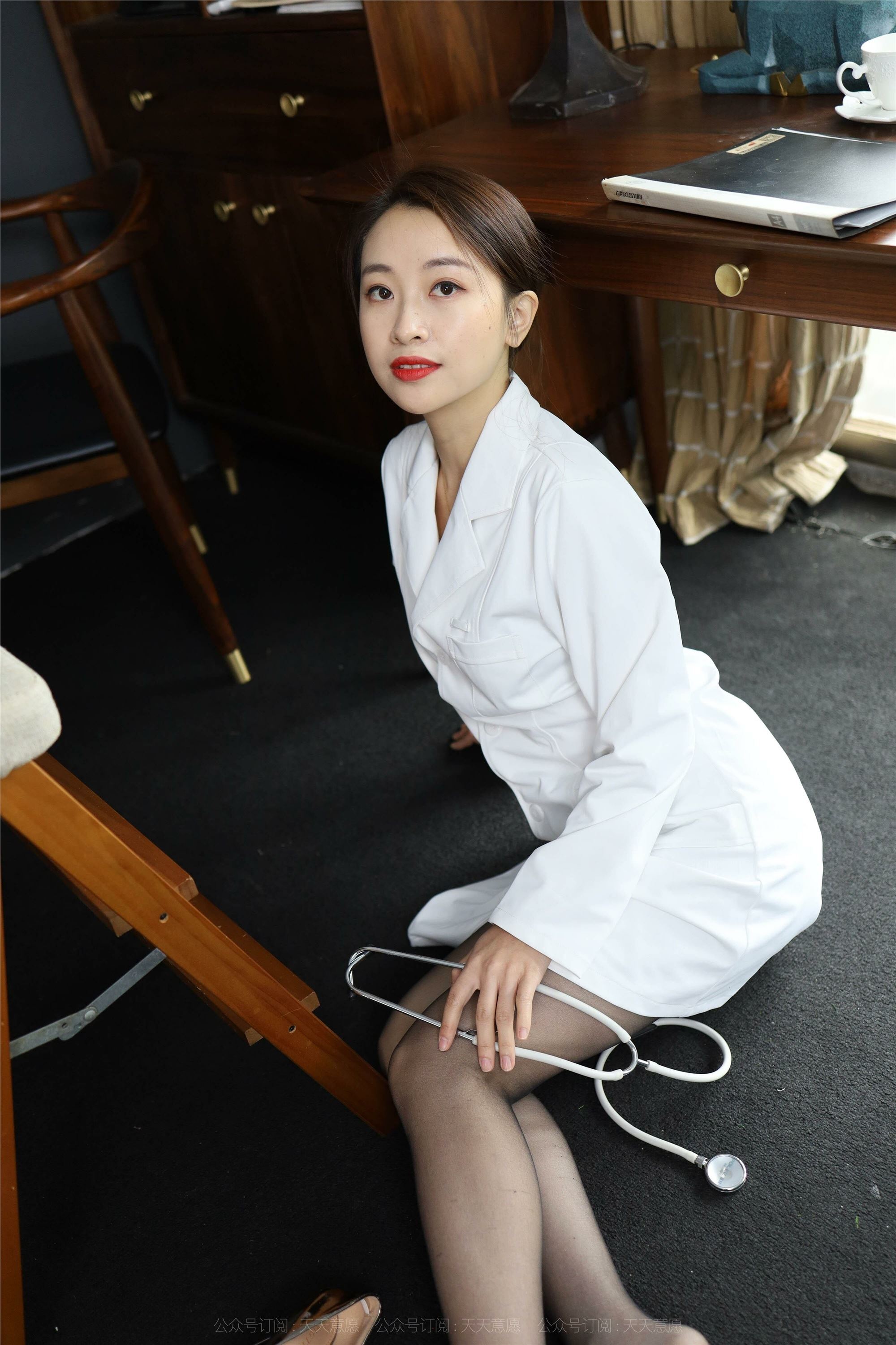 IESS异思趣向  2022.01.05 丝享家982：小婕《美女医生》